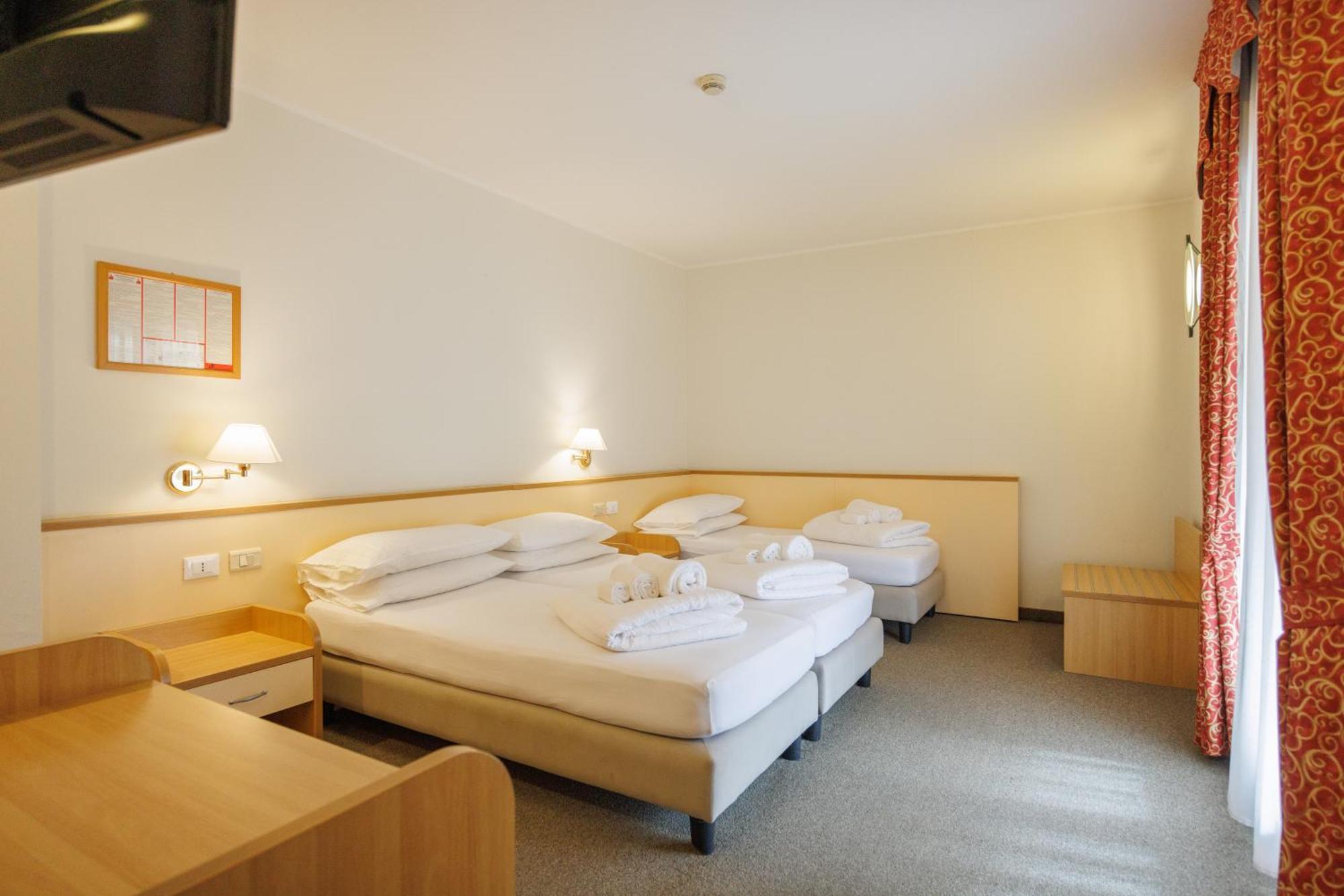 Club Hotel E Residence La Vela Torbole Sul Garda Ngoại thất bức ảnh