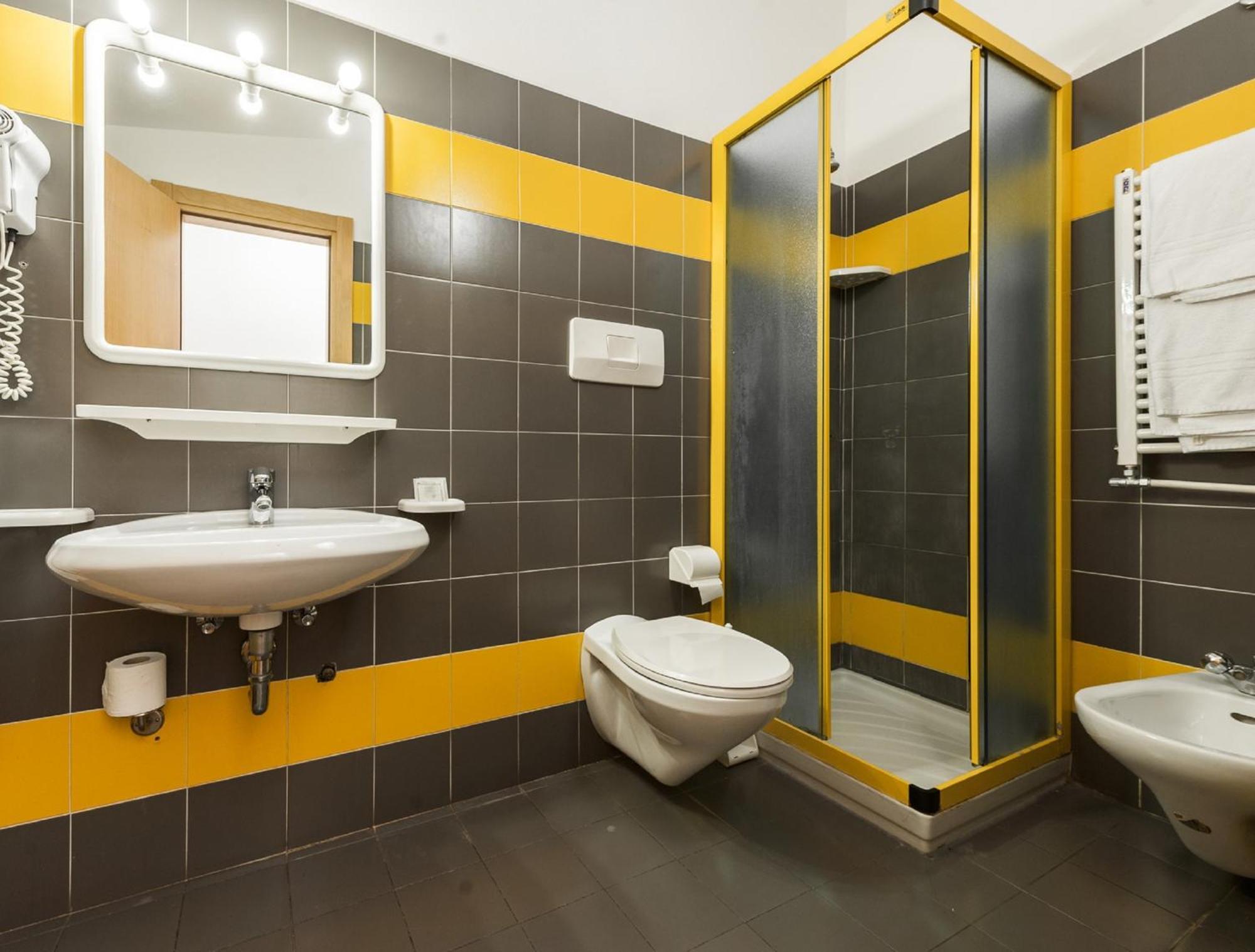 Club Hotel E Residence La Vela Torbole Sul Garda Ngoại thất bức ảnh