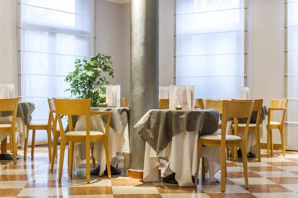 Club Hotel E Residence La Vela Torbole Sul Garda Ngoại thất bức ảnh