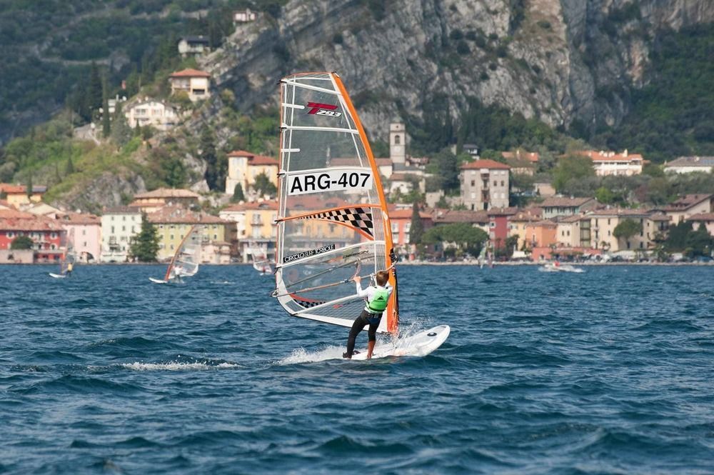 Club Hotel E Residence La Vela Torbole Sul Garda Ngoại thất bức ảnh