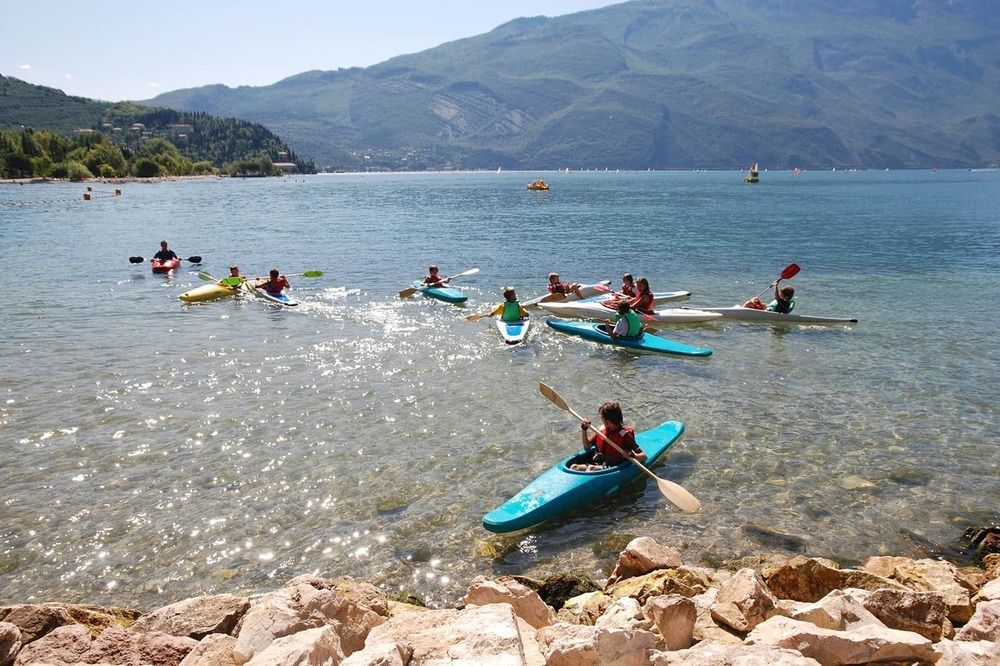 Club Hotel E Residence La Vela Torbole Sul Garda Ngoại thất bức ảnh