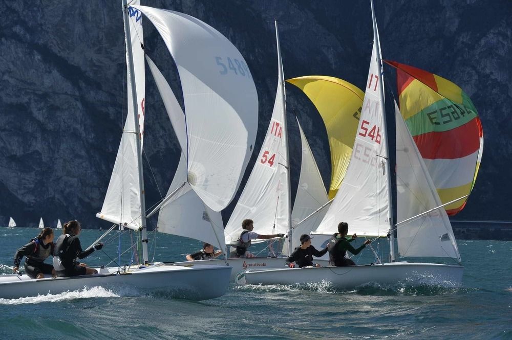 Club Hotel E Residence La Vela Torbole Sul Garda Ngoại thất bức ảnh