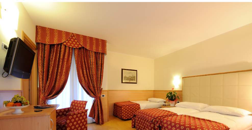 Club Hotel E Residence La Vela Torbole Sul Garda Ngoại thất bức ảnh